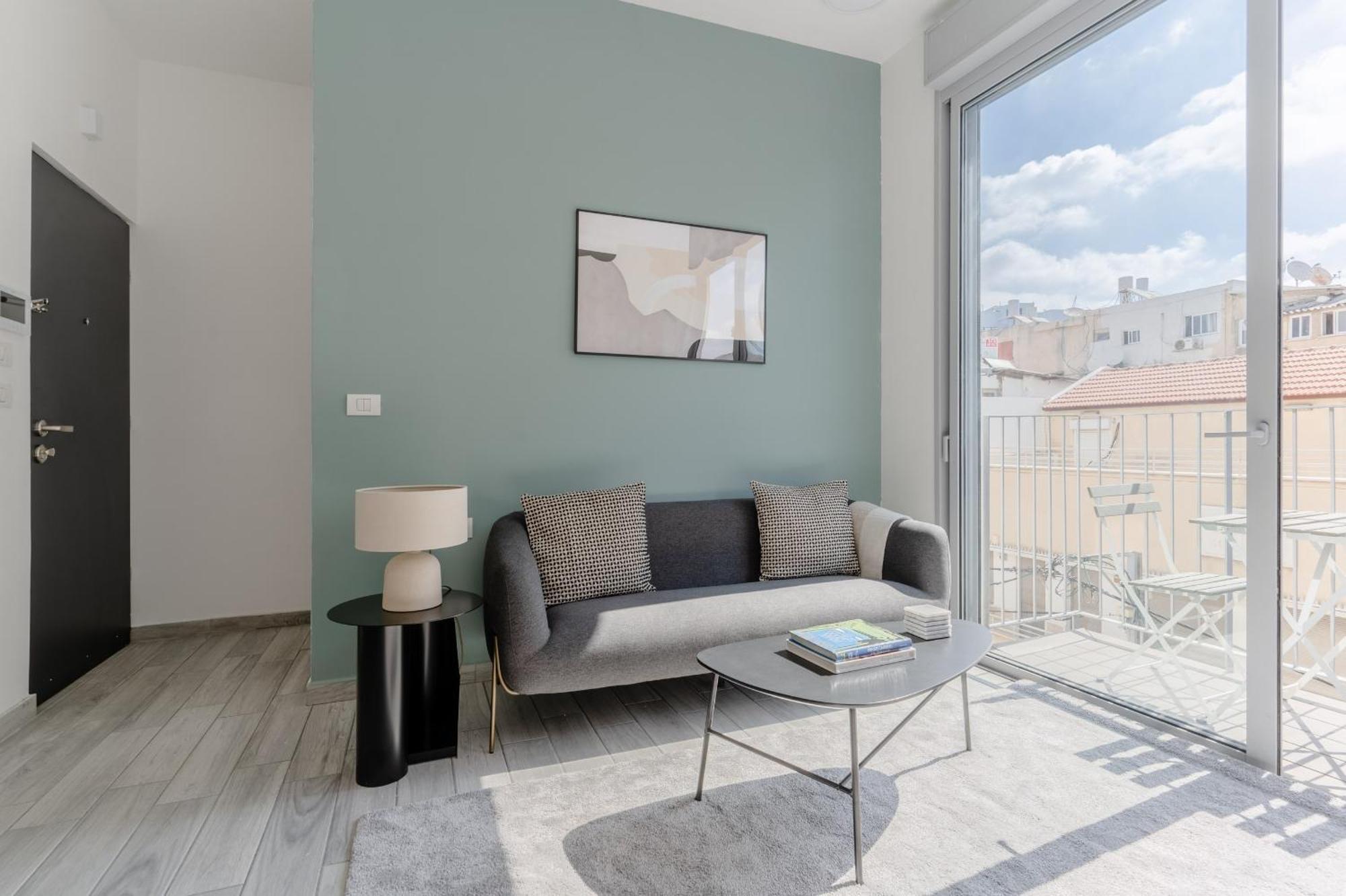 Blueground Florentine Bright